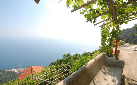 Dea Afrodite: Vegetation, Eigentum, Himmel, Baum, Urlaub, Sommer, Sonnenlicht, Haus, Grundeigentum, Landschaft