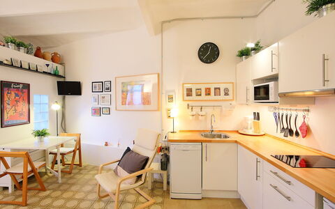 Eixample Dret Valencia Cartagena: Eigentum, Zimmer, Möbel, Gebäude, Interior Design, Gelb, Küche, Haus, Grundeigentum, Fussboden