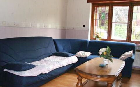 Vielsalm: Zimmer, Eigentum, Möbel, Wohnzimmer, Interior Design, Haus, Fussboden, Gebäude, Zuhause, Grundeigentum