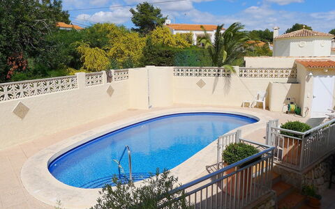 B&B: Eigentum, Schwimmbad, Grundeigentum, Gebäude, Haus, Wohnung, Urlaub, Wohngebiet, Villa, Resort