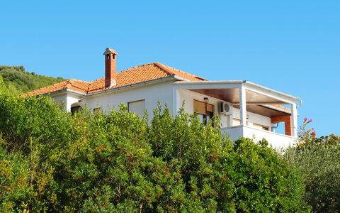 Agneza: Eigentum, Haus, Vegetation, Grundeigentum, Zuhause, Wohngebiet, Gebäude, Dach, Die Architektur, Villa