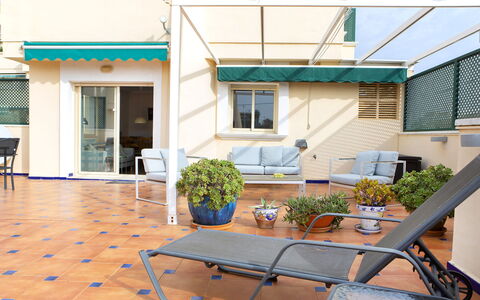 Medina del Sol i: Eigentum, Pflanze, Gebäude, Fenster, Azurblau, Blumentopf, Schatten, Die Architektur, Gartenmöbel, Interior Design