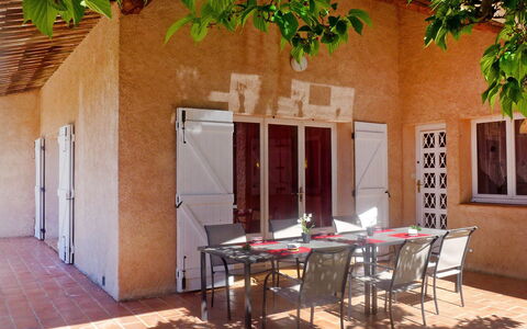 Roumagnac: Eigentum, Gebäude, Haus, Zimmer, Grundeigentum, Die Architektur, Interior Design, Tabelle, Zuhause, Hof