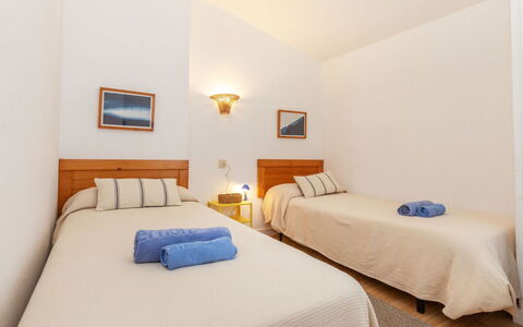 Residencial Gran Sol: Möbel, Interior Design, Bett, Flooring, Schlafzimmer, Holz, Fussboden, Decke, Zimmer, Bettdecke