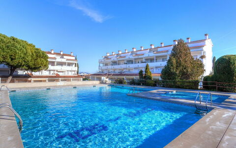 Residencial Gran Sol: Wasser, Himmel, Pflanze, Eigentum, Schwimmbad, Gebäude, Natur, Azurblau, Baum, Gewässer