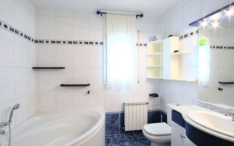 Dirk: Badezimmer, Eigentum, Zimmer, Interior Design, Fliese, Armatur, Die Architektur, Wand, Decke, Gebäude