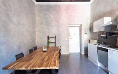 Rome: Historical City Center 721: Möbel, Cabinetry, Eigentum, Tabelle, Gebäude, Holz, Interior Design, Countertop, Die Architektur, Flooring