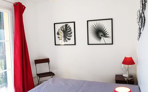La Boisseliere: Zimmer, Rot, Interior Design, Eigentum, Möbel, Wand, Haus, Schwarz Und Weiss, Schlafzimmer, Gebäude