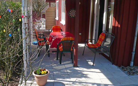 Extertal 130: Eigentum, Terrasse, Rot, Garten, Hinterhof, Veranda, Stuhl, Haus, Zuhause, Baum
