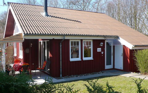 Extertal 130: Eigentum, Haus, Gebäude, Zuhause, Hütte, Dach, Abstellgleis, Grundeigentum, Schuppen, Wohngebiet