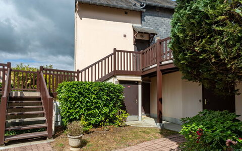Cabourg 40: Gebäude, Wohngebiet, Haus, Zuhause, Dach, Nachbarschaft, Menschliche Siedlung, Vorort, Urban Design, Estate