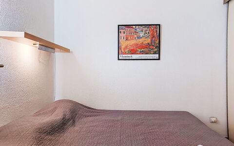 L'Annonciade: Wand, Interior Design, Schlafzimmer, Holz, Flooring, Bett, Fussboden, Bettdecke, Decke, Zimmer
