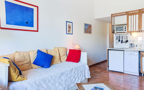 L'Annonciade: Möbel, Interior Design, Wohnung, Flooring, Fussboden, Zuhause, Stuhl, Couch, Zimmer, Wohnzimmer