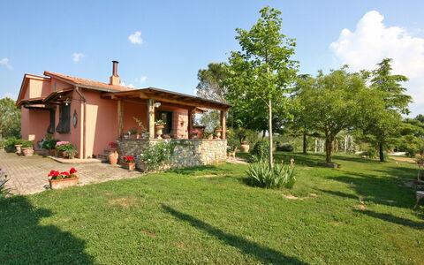 Casa Cipressi: Eigentum, Haus, Garten, Zuhause, Gebäude, Grundeigentum, Grundstueck, Hütte, Bauernhaus, Estate