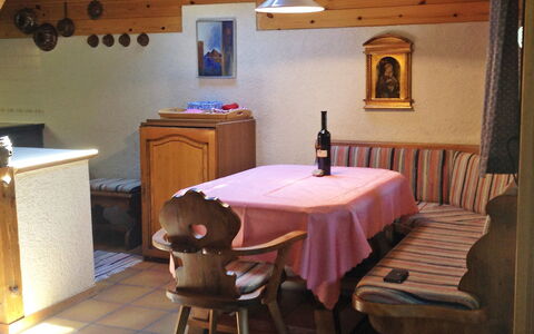 Himmulriich: Zimmer, Eigentum, Möbel, Gebäude, Interior Design, Tabelle, Haus, Esszimmer, Die Architektur, Grundeigentum