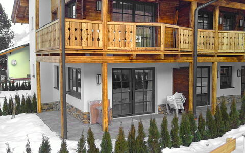 Mountain Resort-Kaprun: Gebäude, Fenster, Tür, Pflanze, Haus, Schnee, Holz, Baum, Hütte, Urban Design