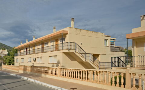 Cala Manzanera: Himmel, Gebäude, Wolke, Fenster, Haus, Urban Design, Wohngebiet, Fassade, Stadt, Dach