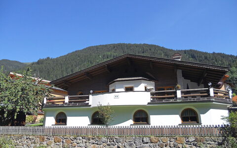 Conny: Eigentum, Haus, Die Architektur, Gebäude, Zuhause, Grundeigentum, Tourismus, Urlaub, Bergstation, Villa