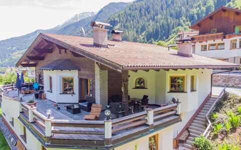 Conny: Himmel, Berg, Eigentum, Gebäude, Fenster, Pflanze, Holz, Haus, Landschaft, Freizeit