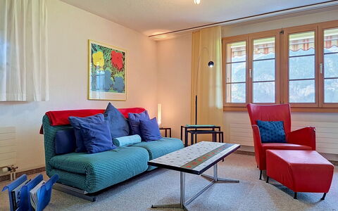 Firstsunne: Möbel, Interior Design, Couch, Wand, Flooring, Fussboden, Wohnzimmer, Zimmer, Wohnung, Beleuchtung