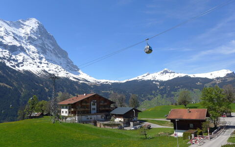 Firstsunne: Bergforms, Berg, Gebirge, Seilbahn, Himmel, Bergstation, Alpen, Bergdorf, Hochland, Senke