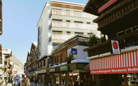 Center: \Stadt, Gebäude, Strasse, Stadt, Nachbarschaft, Stadtgebiet, Menschliche Siedlung, Die Architektur, Innenstadt, Mischnutzung