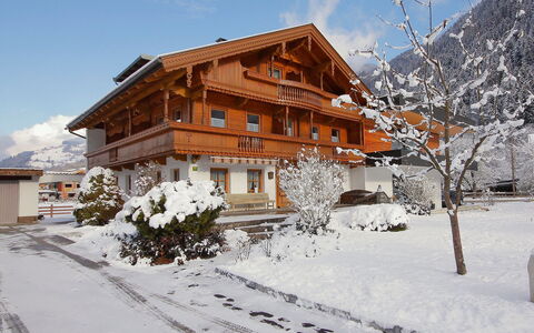 Hauser: Schnee, Winter, Eigentum, Haus, Zuhause, Berg, Himmel, Einfrieren, Gebäude, Grundeigentum