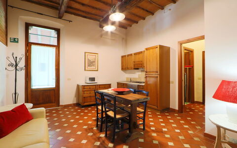 Grosseto 825: Zimmer, Eigentum, Gebäude, Möbel, Interior Design, Fussboden, Haus, Decke, Grundeigentum, Tabelle