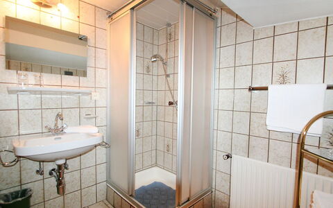 Dias: Badezimmer, Eigentum, Zimmer, Fliese, Interior Design, Grundeigentum, Gebäude, Die Architektur, Haus, Fussboden