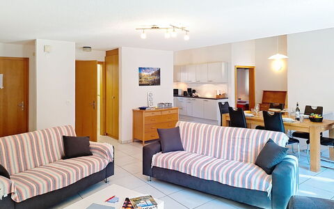 Von Allmen: Möbel, Interior Design, Flooring, Couch, Fussboden, Decke, Zimmer, Holz, Wohnzimmer, Tabelle