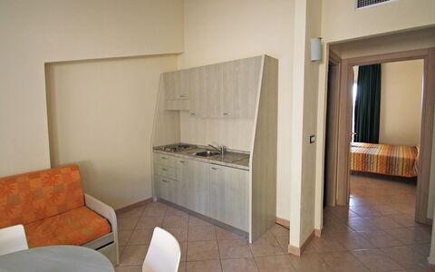 Imperia 530: Zimmer, Eigentum, Möbel, Gebäude, Interior Design, Fussboden, Wand, Haus, Grundeigentum, Fliese