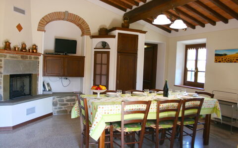 Casa Antica: Eigentum, Zimmer, Gebäude, Möbel, Interior Design, Haus, Decke, Tabelle, Grundeigentum, Esszimmer