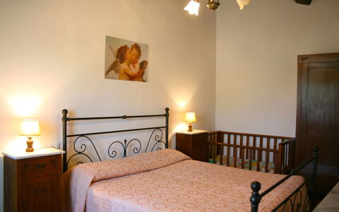 Casa Antica: Schlafzimmer, Bett, Zimmer, Möbel, Eigentum, Bettdecke, Bettrahmen, Bedding, Fussboden, Gebäude