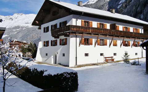 Mühlbach: Schnee, Berg, Himmel, Eigentum, Fenster, Gebäude, Pflanze, Haus, Wolke, Steigung