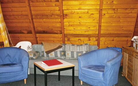 Arendsee 100: Zimmer, Möbel, Tabelle, Gebäude, Blockhaus, Holz, Haus, Stuhl, Interior Design