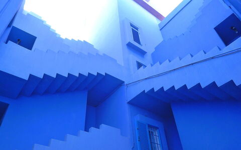 Calpe Calp 914: Blau, Azurblau, Welt, Fenster, Gebäude, Materialeigenschaft, Fassade, Elektrisches Blau, Treppe, Haus