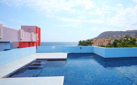 Calpe Calp 914: Wasser, Himmel, Wolke, Eigentum, Blau, Gebäude, Schwimmbad, Rechteck, Grundeigentum, Landschaft