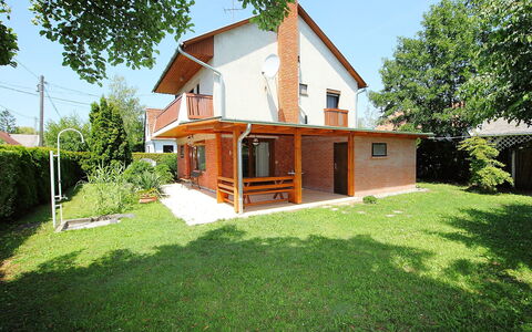 Brico: Haus, Eigentum, Zuhause, Grundeigentum, Gebäude, Garten, Hütte, Gras, Die Architektur, Hinterhof