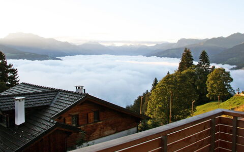 Börtji: Dach, Berg, Bergforms, Himmel, Hochland, Atmosphärisches Phänomen, Bergstation, Eigentum, Gebirge, Grat