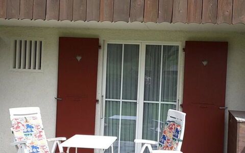 Oberland Nr. 19: Möbel, Eigentum, Fenster, Stuhl, Tabelle, Gartenmöbel, Schatten, Klappstuhl, Tisch Im Freien, Tür