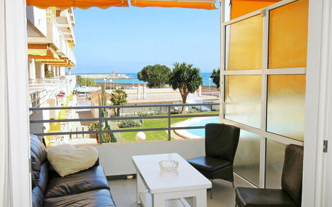 Altea 210: Eigentum, Zimmer, Gebäude, Möbel, Interior Design, Haus, Grundeigentum, Schatten, Zuhause, Balkon