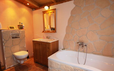 Reserl: Badezimmer, Zimmer, Eigentum, Interior Design, Wand, Fussboden, Armatur, Gebäude, Fliese, Haus