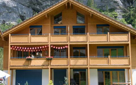 Staubbach: Haus, Eigentum, Zuhause, Gebäude, Hütte, Grundeigentum, Blockhaus, Dach, Abstellgleis, Die Architektur