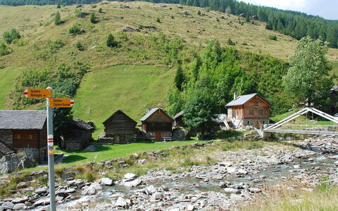 Rustico Dell'Orino: Natürliche Landschaft, Bergdorf, Ländliches Gebiet, Dorf, Hügel, Hochland, Geologisches Phänomen, Bergstation, Landschaft, Grundstueck