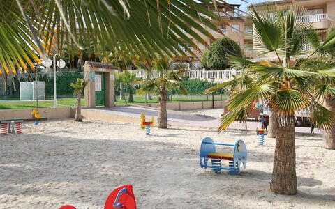 Residencial El Pinar: Palme, Baum, Arecales, Urlaub, Elaeis, Gehölz, Pflanze, Resort, Strand, Freizeit