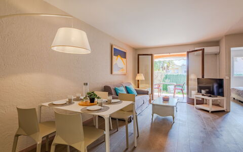 Clos Etienne: Interior Design, Wohnung, Decke, Stuhl, Holzbeize, Küche & Esszimmer Tisch, Hotel, Wohnzimmer, Resort