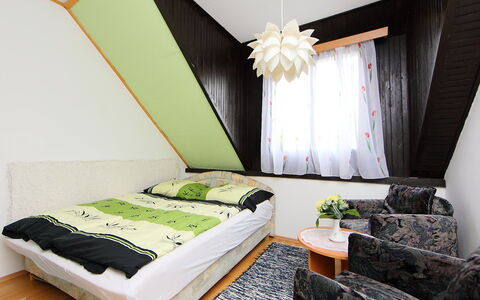 Panorama: Schlafzimmer, Zimmer, Möbel, Bett, Eigentum, Interior Design, Decke, Wand, Bettdecke, Bettrahmen