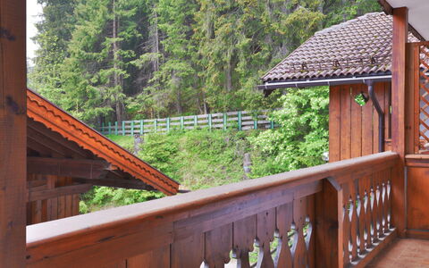 Villaggio Ladino: Eigentum, Baum, Holz, Zaun, Biome, Holzbeize, Hartholz, Grundeigentum, Freizeit, Baluster