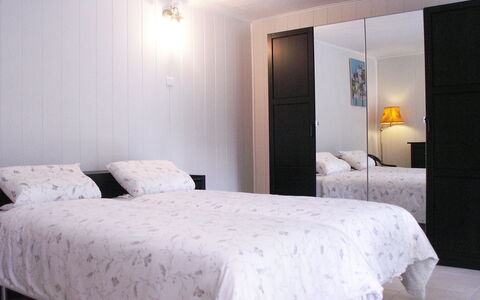 Haider: Schlafzimmer, Möbel, Bett, Zimmer, Bettdecke, Eigentum, Bettrahmen, Matratze, Bedding, Interior Design