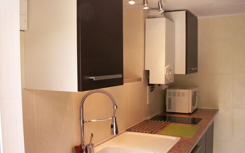Haider: Badezimmer, Zimmer, Eigentum, Sinken, Bad Sink, Interior Design, Armatur, Badezimmerschrank, Die Architektur, Zapfhahn